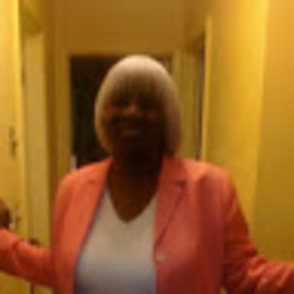 Meet your Posher, Nadine - Picture 1 of 1